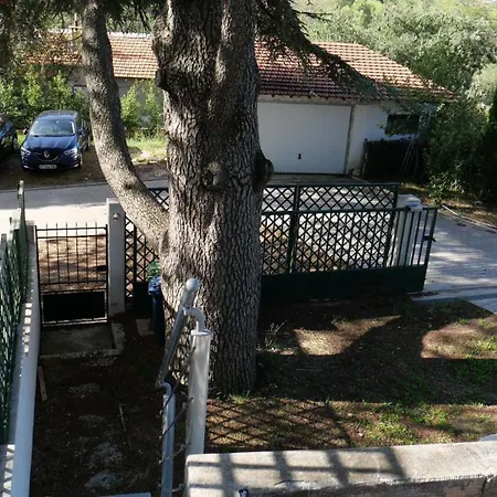 Duplex Pinede Et Garrigue 度假居 尼姆