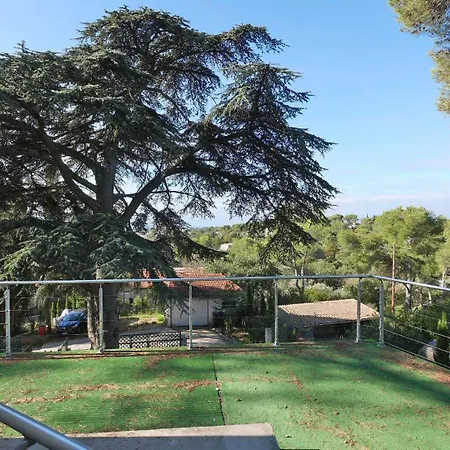 Duplex Pinede Et Garrigue Holiday home *